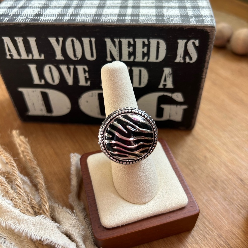 Premier Designs Zebra Style Ring - Picture 2 of 6
